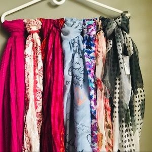 🎄〰️7 scarf bundle〰️🎄